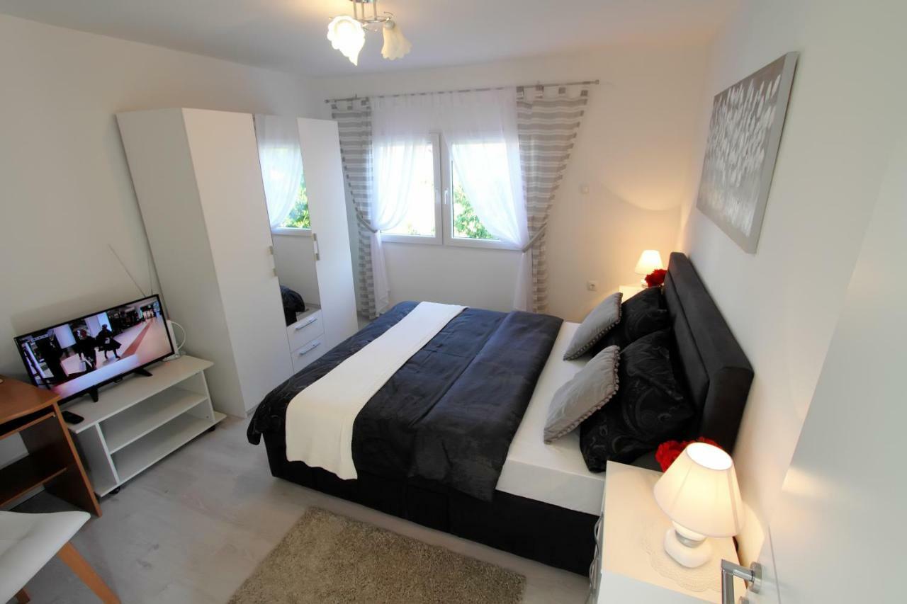 Ferienwohnung Apartman Ana Otočac Exterior foto