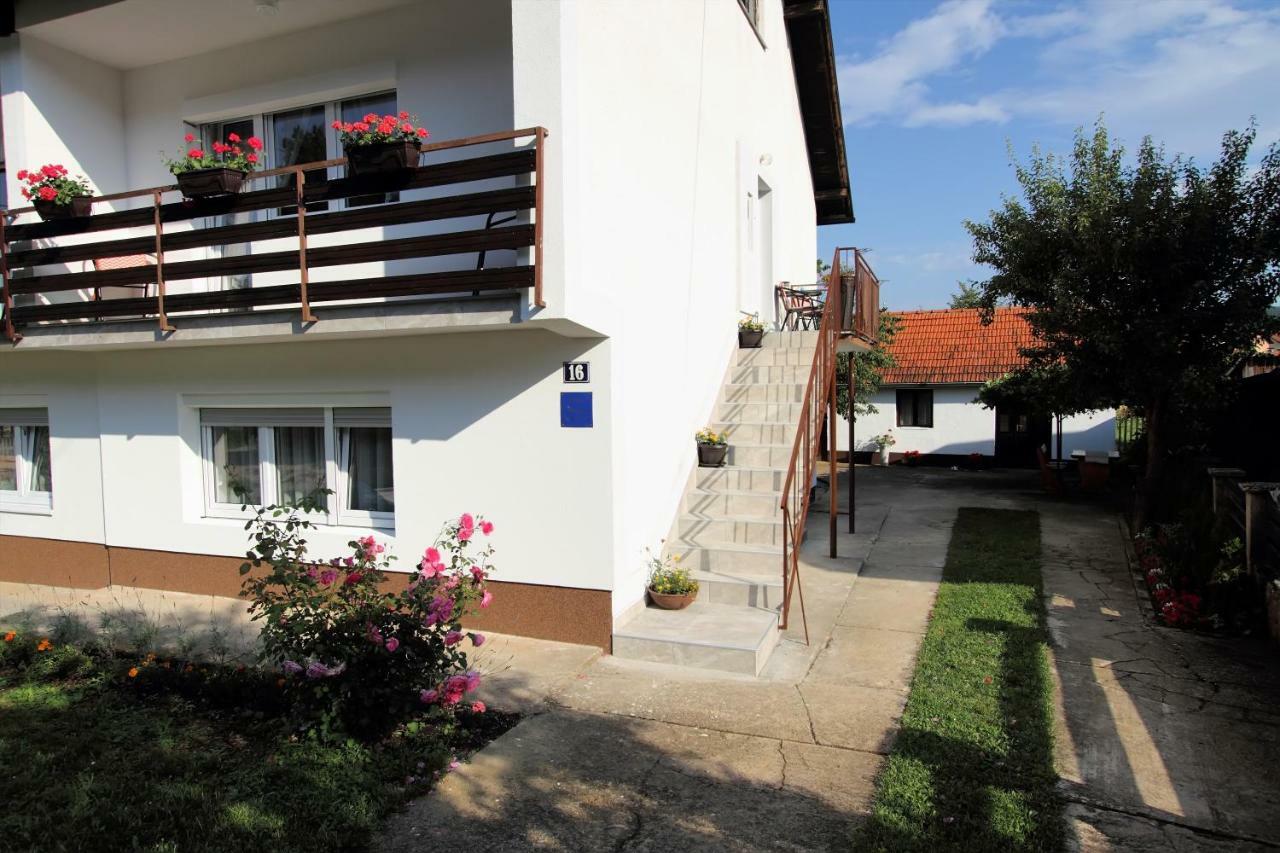 Ferienwohnung Apartman Ana Otočac Exterior foto